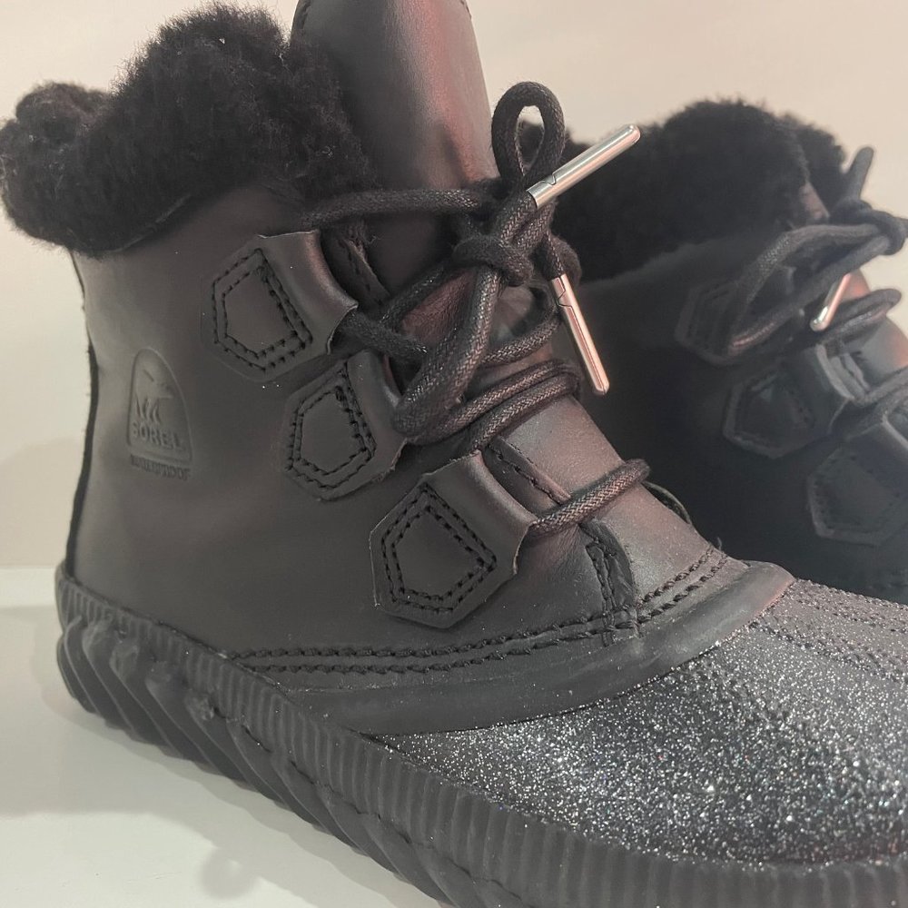 Out N About Black Shearling Lined Lux Boots Size 7